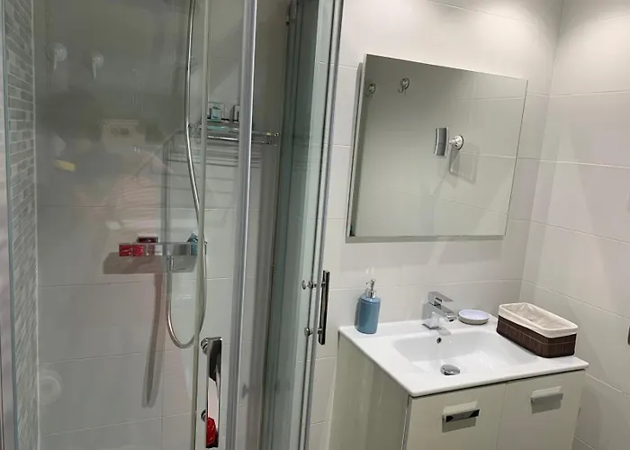 بيت للعطل Modern Pool Avorh